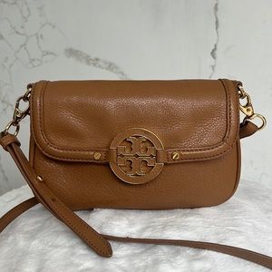 TORY BURCH Amanda Small Crossbody Handbag in Tan Brown Soft Leather